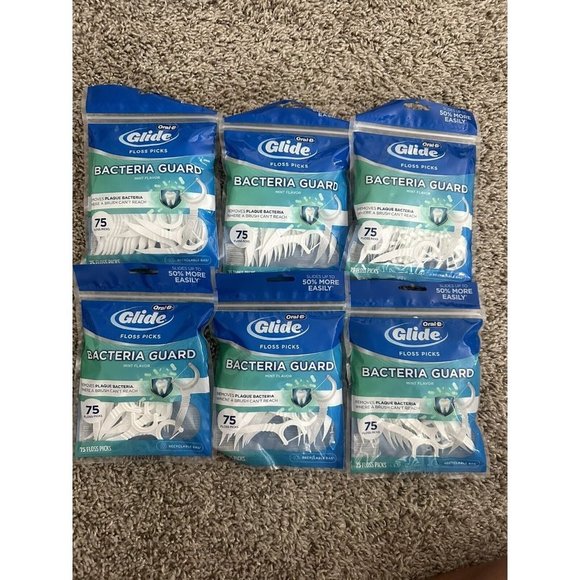 6x Oral-B Glide Bacteria Guard Floss Picks, Mint Flavored, 75 ct - Picture 3 of 4